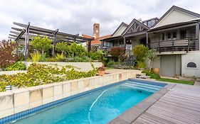 Gorgeous 3Bedroom Green Point Home